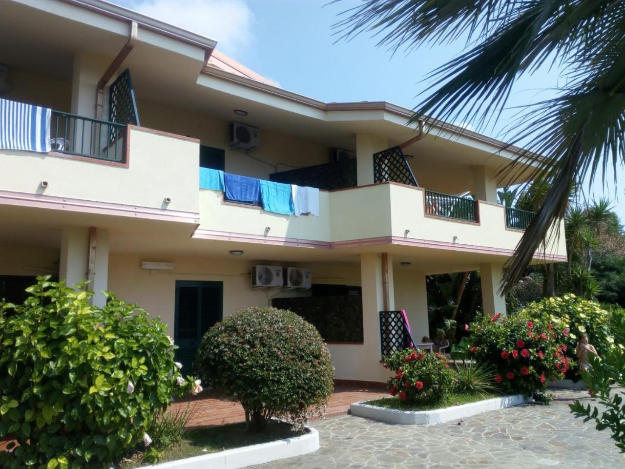 Aparthotel My Eden